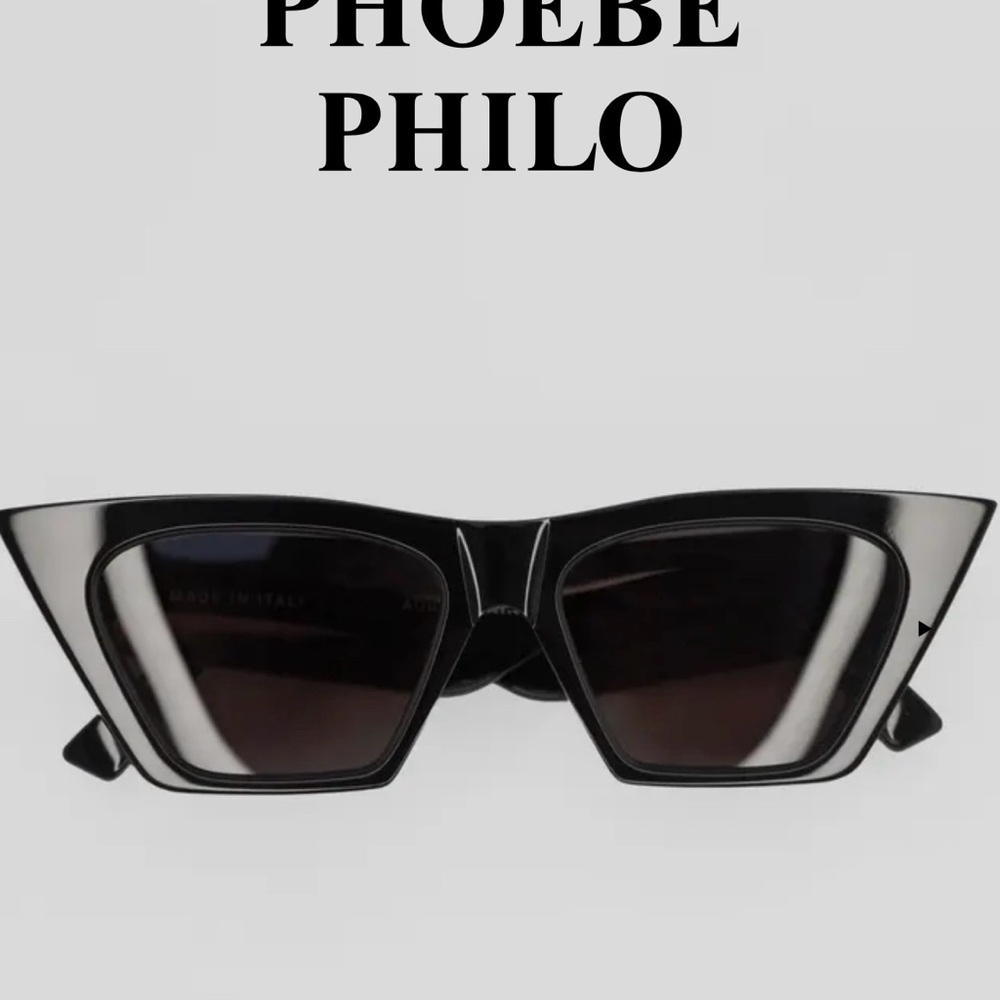 PHOEBE PHILO PEAK SUNGLASSES in black acetate